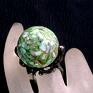 Wiosenny pierścień Zielona muszla oryginalny prezent handmade dla kochającej efektowny