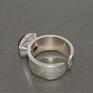 upominek świąteczny pierścionek prezent wykonany ze srebra próby 925. agat pięknie kontrastuje srebrny