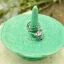 szklany kryształek pierścionek stworzony ręcznie z miedzi pokrytej cyna patynowaną