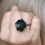 efektowny pierścionek czarna róża w handmade uroczy prezent oryginalny
