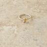 srebrne złoty pierścionek golden drop minimalistyczna dwukolorowa biżuteria