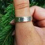 pierścień ze szmaragdem w koronkowej oprawie - srebrny pierścionek ze szmargd