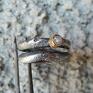 Masywny pierścień - surowy diament, i pr. 925, fakturowane, oksydowane, przetarte. 24k. Srebro i złoto