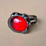 unikatowy czerwony pierścionek na szczęście:) szklany niewielki