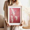 Różowy plakat „Ptaki w locie” 61x91 cm - dekoracja do Twojego wnętrza