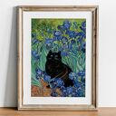 Czarny kot w irysach Van Gogha - plakat 40x50 cm