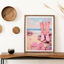 w stylu boho - coastal girl - plakat różowe buty kowbojki i plaża - 40x53
