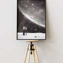 Plakat „Sam w domu” - Kolaż Fine Art A3