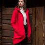 efektowne płaszcze bluzka bluza płaszcz longline czerwona kurtka
