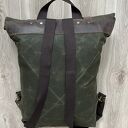 Brązowo-zielony plecak vintage handmade z woskowanej bawełny i skóry Crazy Horse