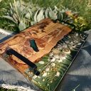 Deska z drewna oliwnego - zielona żywica i paproć, len, kocanki