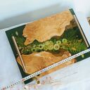 Deska z drewna oliwnego - zielona żywica i paproć, len, kocanki | rękodzieło