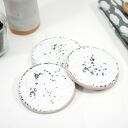 3 ceramiczne podkładki pod kubek - lastryko (Ø 9 cm), białe, ręcznie szkliwione