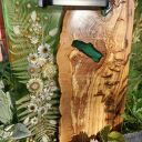 Deska z drewna oliwnego - zielona żywica i paproć, len, kocanki | rękodzieło