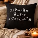 Zestaw 3 poszewek „Słowa jak zaklęcia” - czarne poduszki z typografią