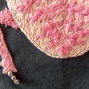 Poszewka z haftem chrząszcza - tajemnica liści