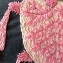 Poszewka z haftem chrząszcza - tajemnica liści