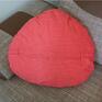 Poduszka dekoracyjna z aplikacjami, Materiał: bawełna w czerwoną kratkę, wymiary: 50x45 cm. Jasiek