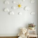 Miękkie chmurki i słońce - ręcznie robiona ozdoba ścienna do pokoju malucha