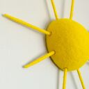 Miękkie chmurki i słońce - ręcznie robiona ozdoba ścienna do pokoju malucha