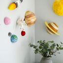 Układ słoneczny 3D z planetami i rakietą - kosmiczna dekoracja do pokoju dziecka i sali zabaw