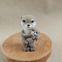 Wydra z maleństwem - figurka filcowana