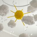 Mobil niemowlęcy z motywem słońca i chmurek - karuzela nad łóżeczko i dekoracja