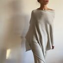 Ponczo z wełny merino w kolorze naturalnym