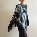 Eleganckie ponczo z wełny merino biel&grafit