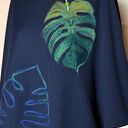 Poncho filcowane Monstera - ręcznie robione liście w granacie