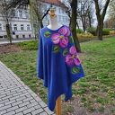 Ponczo granatowe z kwiatami