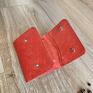 duży portfel czerwony ze skóry na bilon i karty ręcznie damski
