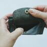 skórzany portfel banknotówka wykonany z wysokiej jakości granatowej polskiej skóry