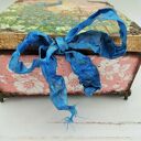 Drewniana szkatułka na metalowych nóżkach z pawiem, na zdjęcia, biżuterię, na prezent