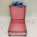 Drewniana szkatułka na metalowych nóżkach z pawiem, na zdjęcia, biżuterię, na prezent