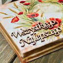 Pudełko na czekoladki wykonane z naturalnego drewna z motywem sielskim