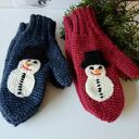 Bordowe rękawiczki jednopalczaste z bałwankiem - ciepłe na zimę, handmade