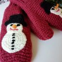 Bordowe rękawiczki jednopalczaste z bałwankiem - ciepłe na zimę, handmade