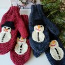 Bordowe rękawiczki jednopalczaste z bałwankiem - ciepłe na zimę, handmade