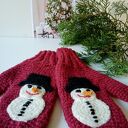 Bordowe rękawiczki jednopalczaste z bałwankiem - ciepłe na zimę, handmade