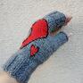 rękawiczki prezent mitenki szare z dużym czerwonym sercem/z mniejszym