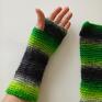 uniwersalne na wełniane mitenki rękawiczki w kolorystyce zielono czarnej, rozmiar na prezent