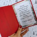 Kartka świąteczna czerwono-złota z kieszonką i grafiką z zimowym domkiem