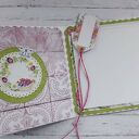 Kartka na Dzień Mamy z polnymi kwiatami i motylami