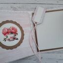 Kartka imieninowa z piwoniami w koszu