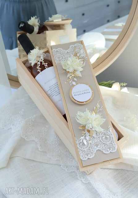 Prezent na Złote Gody - personalizowana skrzynka na wino