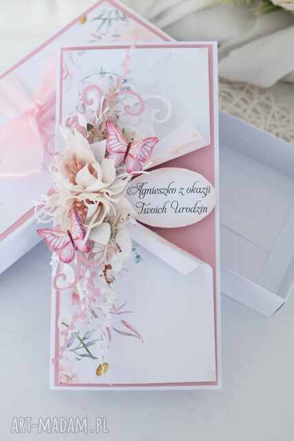 Kartka urodzinowa w pudełku - pastelowa pamiątka z dedykacją dla Mamy lub Babci