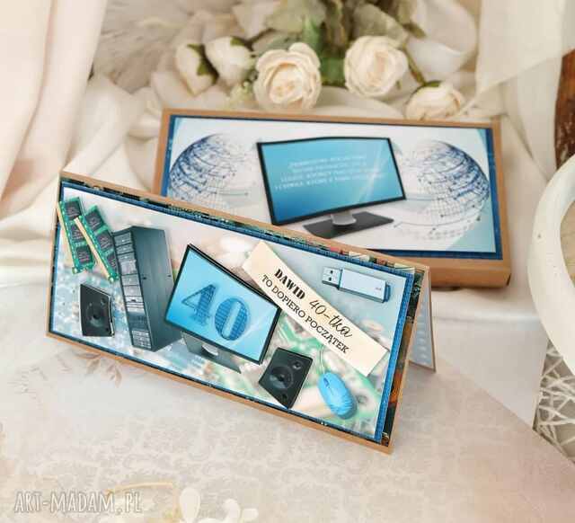 Kartka w pudełku dla informatyka - technologia, personalizacja, prezent na urodziny