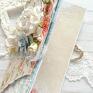 Ręcznie wykonana różana z napisem "Moc życzeń". Scrapbooking kartki shabby chic