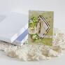 Elegancka i delikatna ślubna, ozdobiona przestrzenną kompozycją złożoną z papierów, tekturek i papierowych kwiatów, na bazie piękne. Scrapbooking kartki wesele